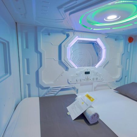 Capsule Inn Bali Легиан Экстерьер фото