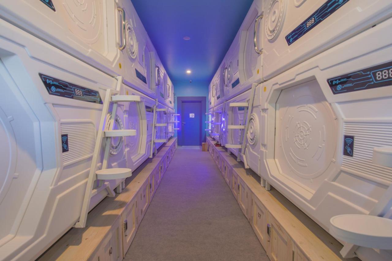 Capsule Inn Bali Легиан Экстерьер фото