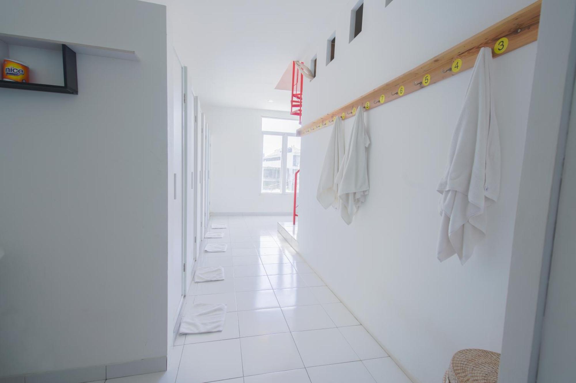 Capsule Inn Bali Легиан Экстерьер фото