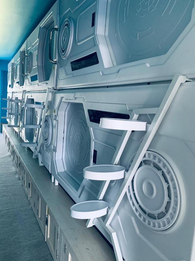 Capsule Inn Bali Легиан Экстерьер фото